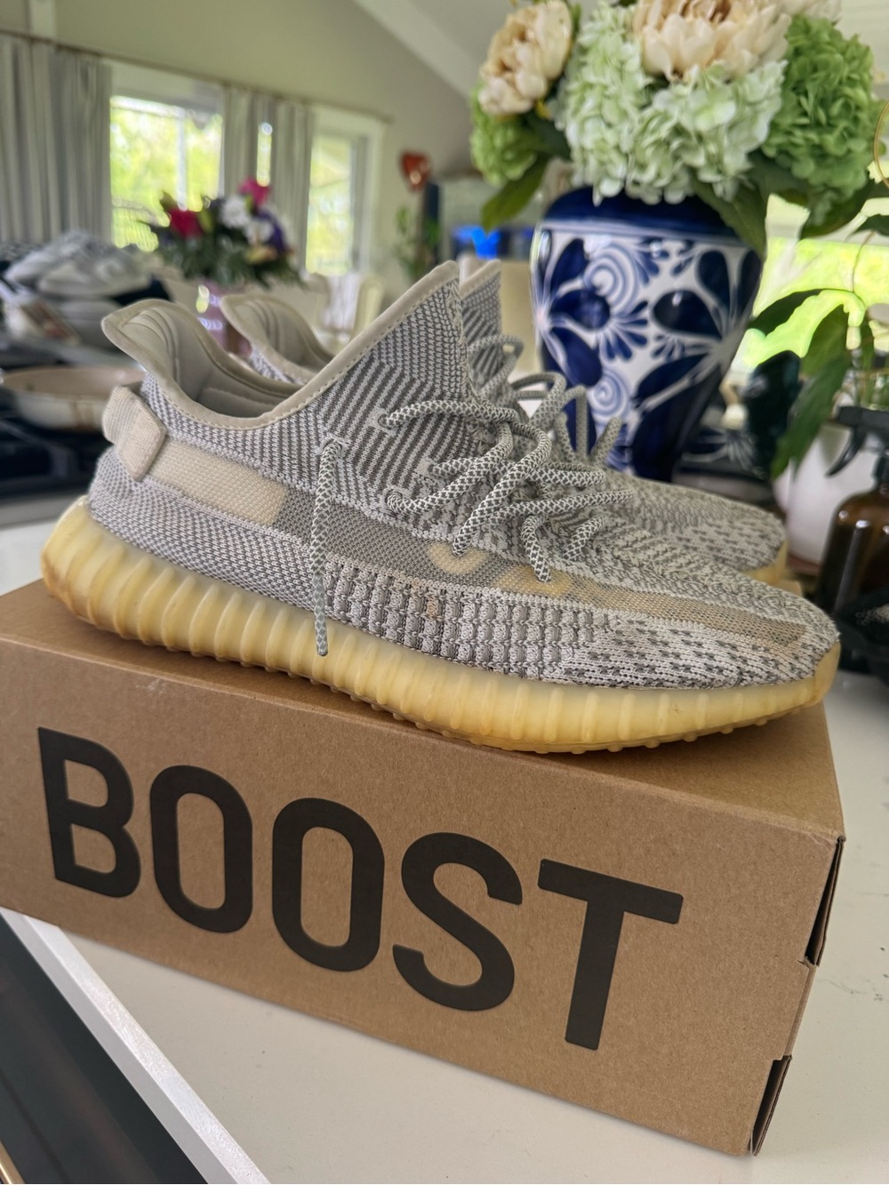 adidas Yeezy Boost 350 V2
Yeshaya (Non-Reflective)